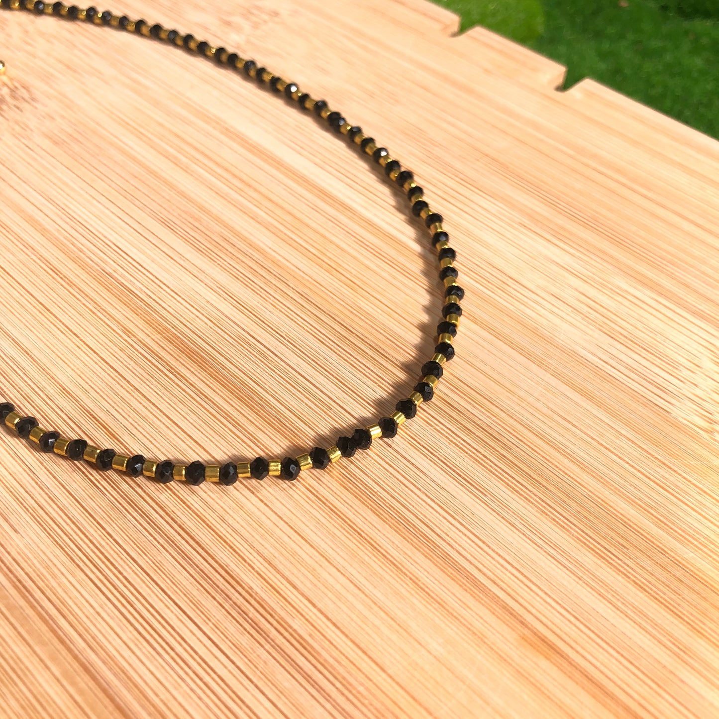 Zarte schwarze Spinellkette, Kupfer mit 14K Gold plattiert, handgefertigt