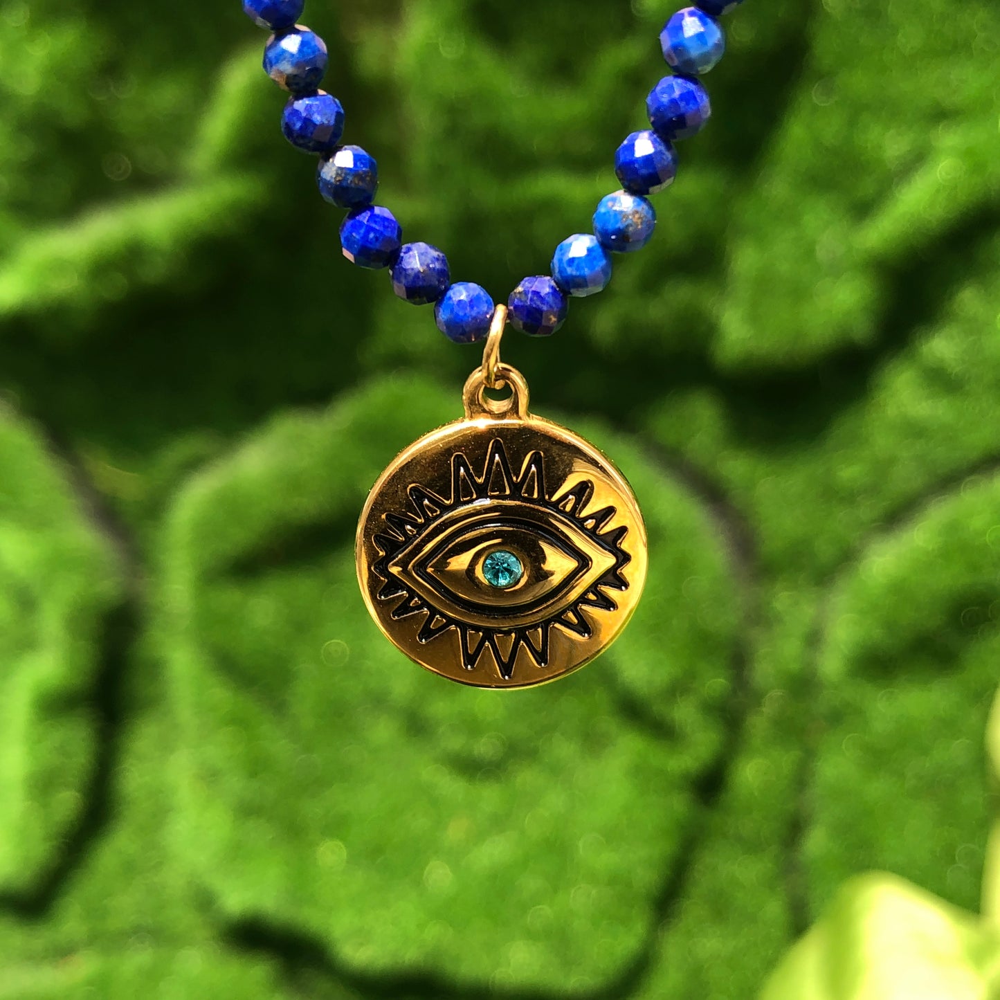Exquisiter Lapislazuli-Teufelsauge-Anhänger aus Titanstahl 14K vergoldet handgefertigt, Verlängerungskette aus Kupfer 14K vergoldet Halskette