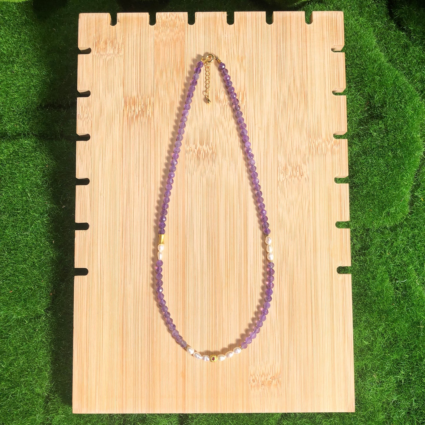 Natürliche Amethyst-Halskette. Natürliche Süßwasserperlen-Halskette. Amethyst-Süßwasserperle. Handgefertigt