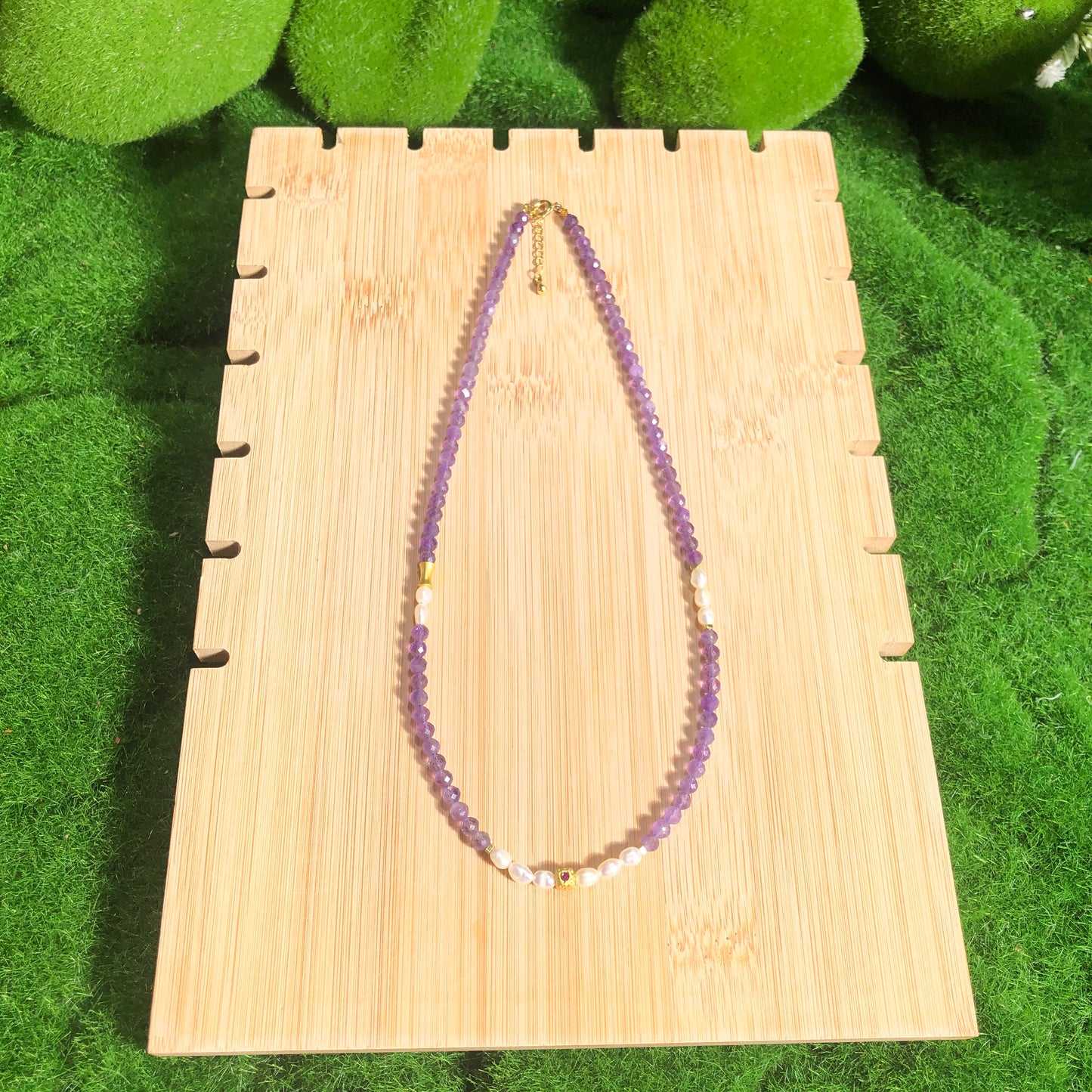 Natürliche Amethyst-Halskette. Natürliche Süßwasserperlen-Halskette. Amethyst-Süßwasserperle. Handgefertigt