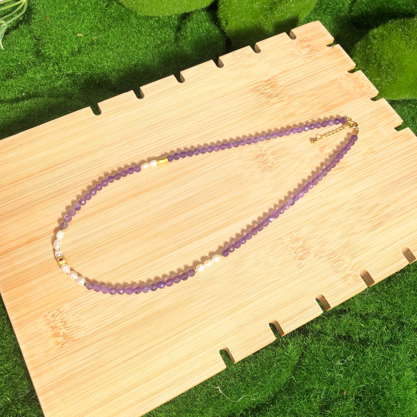Natürliche Amethyst-Halskette. Natürliche Süßwasserperlen-Halskette. Amethyst-Süßwasserperle. Handgefertigt