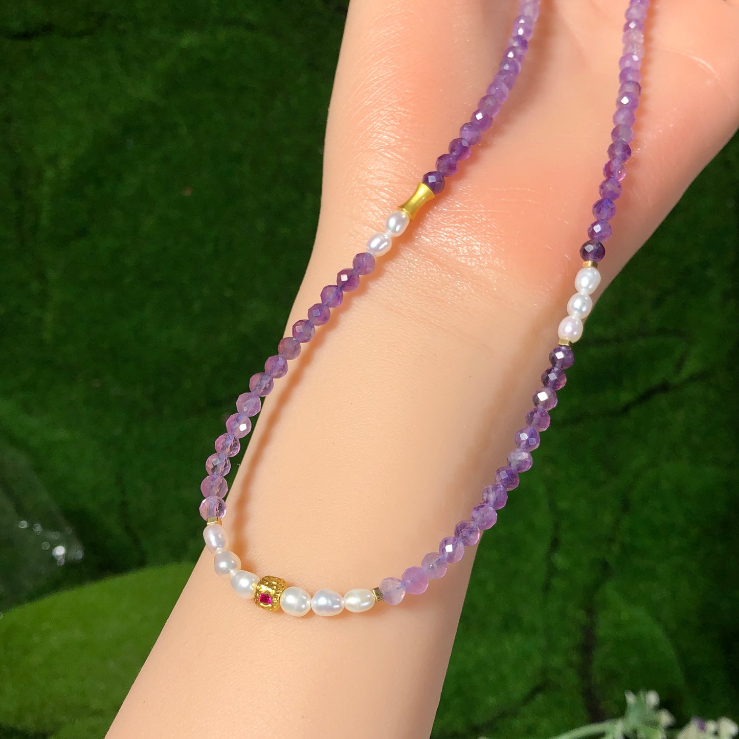 Natürliche Amethyst-Halskette. Natürliche Süßwasserperlen-Halskette. Amethyst-Süßwasserperle. Handgefertigt