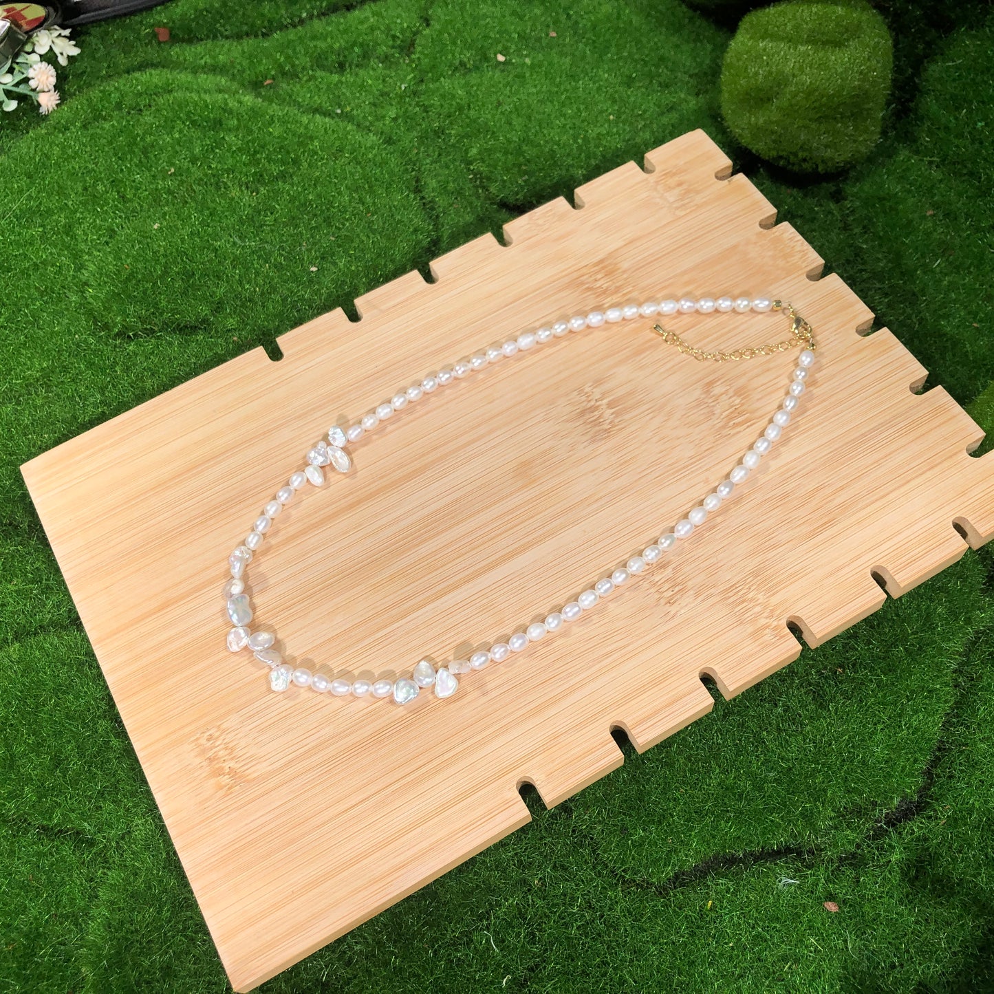 Süßwasserperlenkette im Barockstil, Messing, 14-karätig vergoldet, handgefertigt.