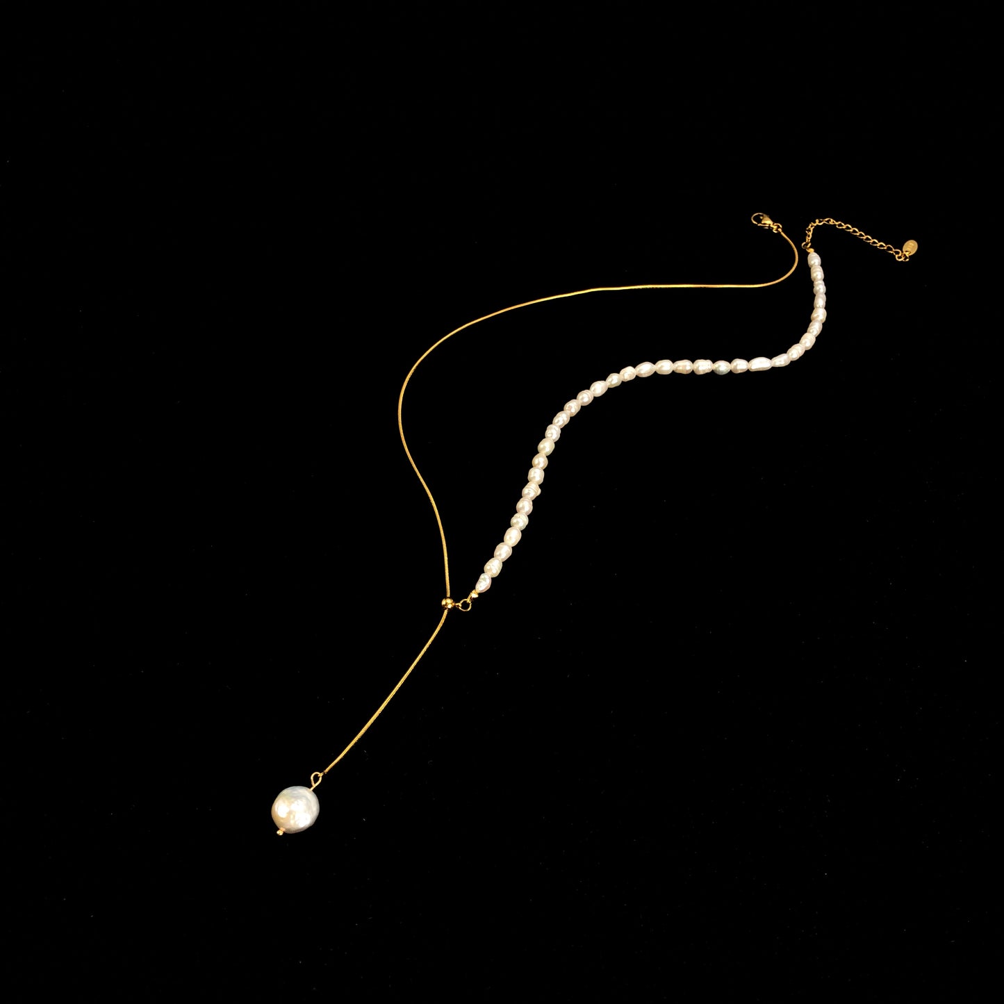 Exquisite natürliche Süßwasserperlen-Kupfer-vergoldete 14K lange Perlenanhänger-Halskette, handgefertigt