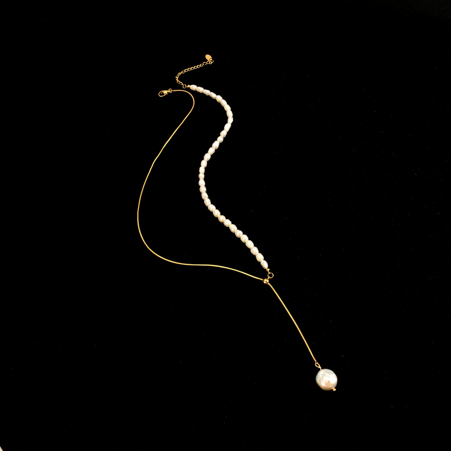 Exquisite natürliche Süßwasserperlen-Kupfer-vergoldete 14K lange Perlenanhänger-Halskette, handgefertigt