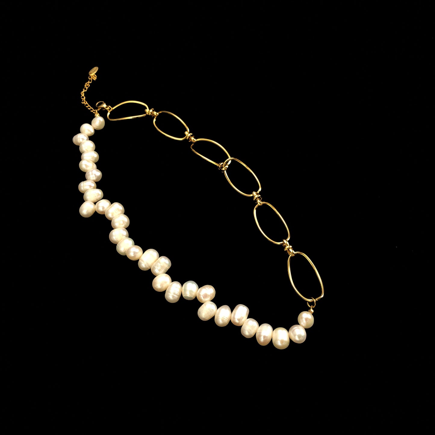 Natürliche Süßwasserperlen, Halskette aus 14-karätig vergoldetem Kupfer, handgefertigt.