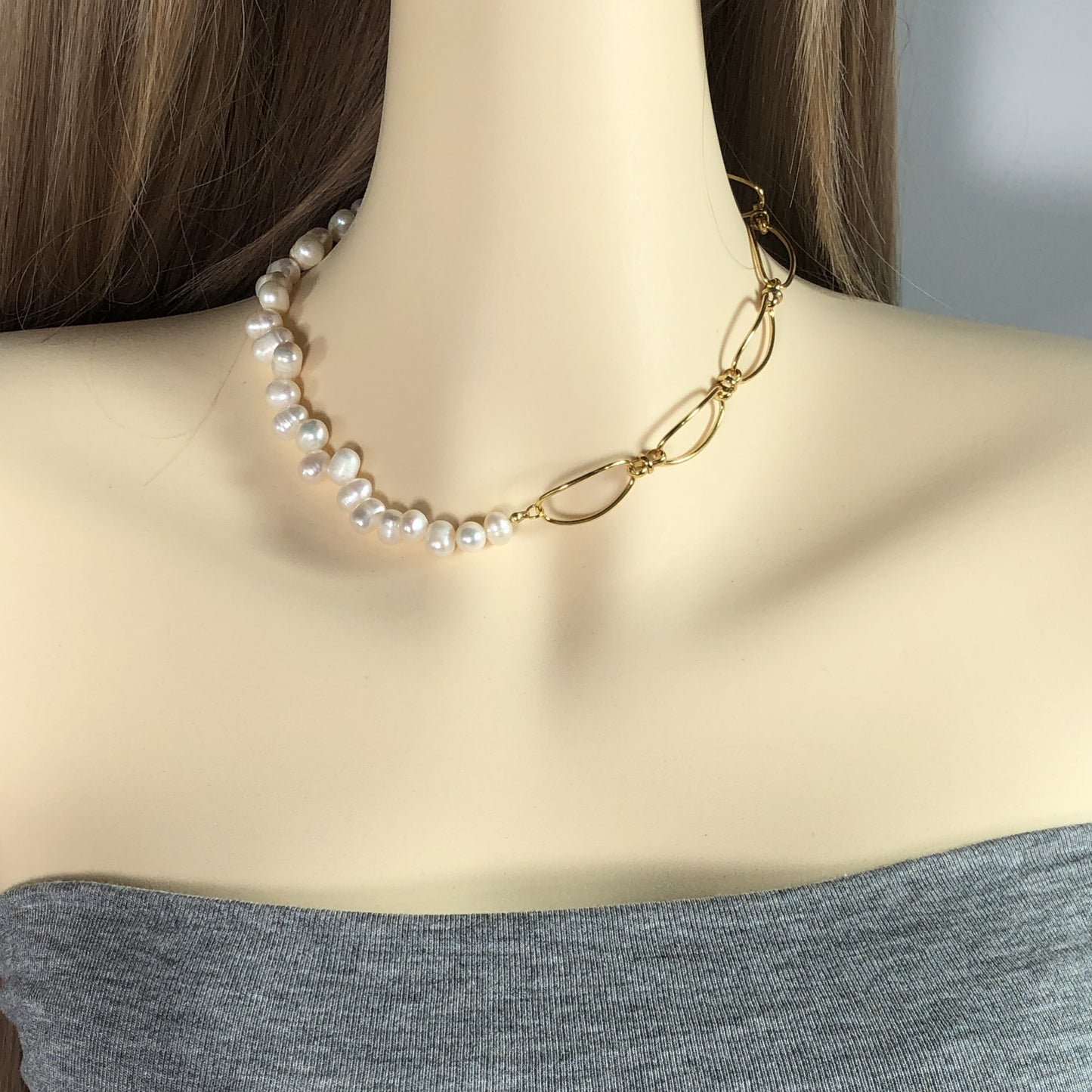 Natürliche Süßwasserperlen, Halskette aus 14-karätig vergoldetem Kupfer, handgefertigt.